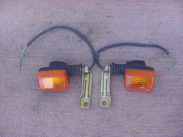 CBX250s(MC12) 純正　リアウインカー左右　SET　USED