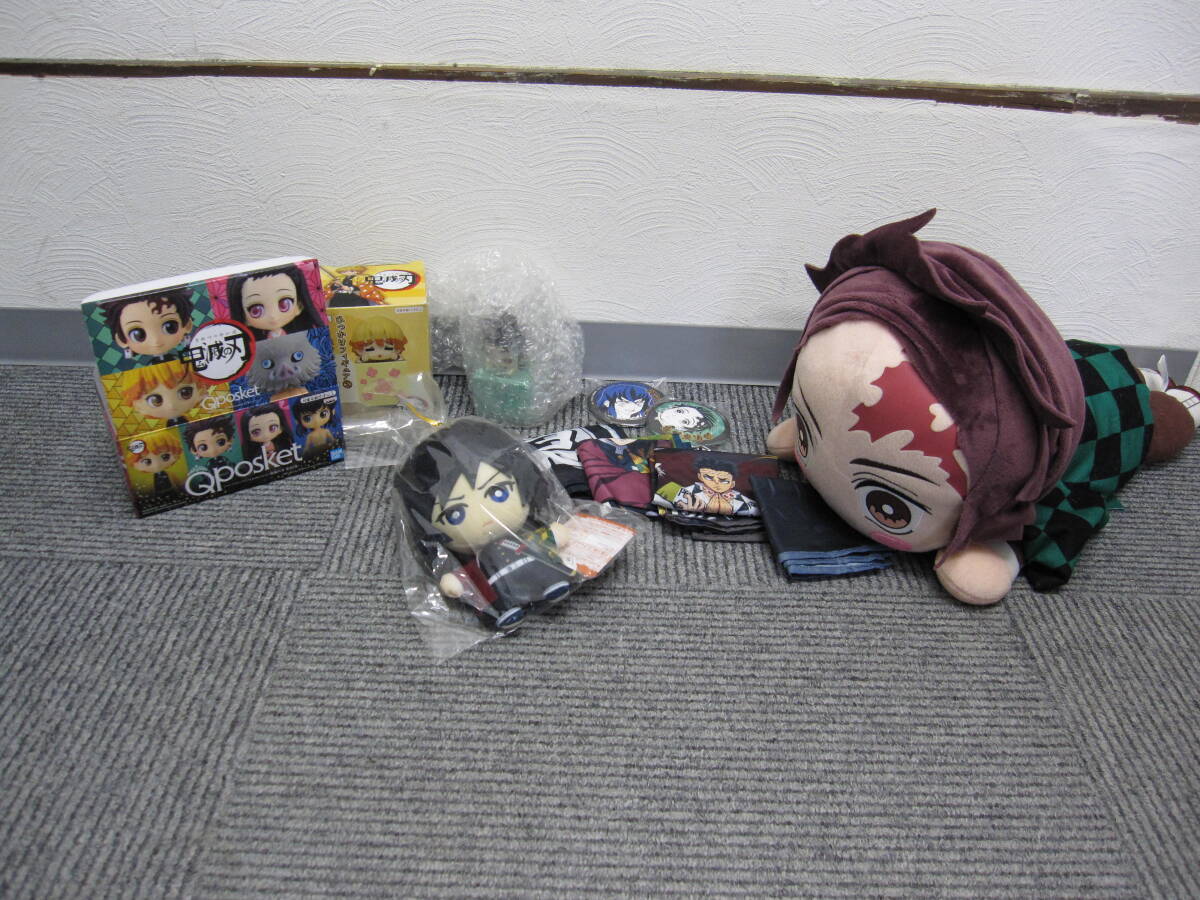★#A1085 【中古品】画像通りを1セットで 鬼滅の刃 各グッズをご覧のセットで 炭次郎 禰豆子 善逸 柱 鬼
