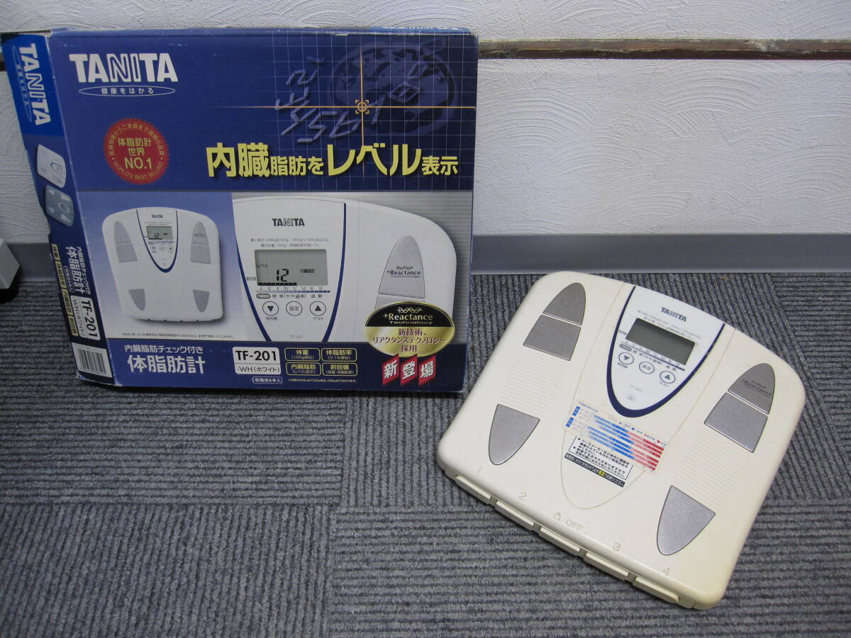 ★#1166 【長期保管品】TANITA 内臓脂肪チェック付き 体脂肪計 TF-201-WH（ホワイト) タニタ