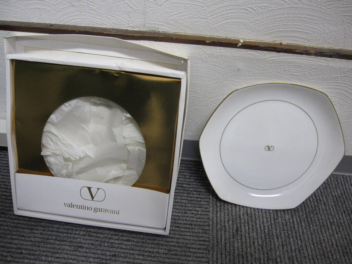 ★#346 【長期保管品】ヴァレンティノ ガラヴァーニ（Valentino Garavani） 磁器製プレート