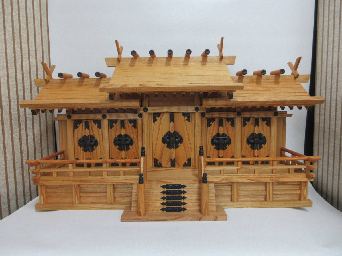 Ｔ５５２８　神棚　新品　未使用品　特別大特価　新けやき　屋根違　五社（中）　高４４ｃｍ　幅８４．５ｃｍ