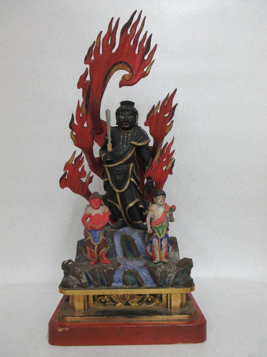 Ｔ５５６２　仏教美術　仏像　時代物　木彫　彩色　不動三尊像　不動明王　矜羯羅童子　制多迦童子　高５２ｃｍ