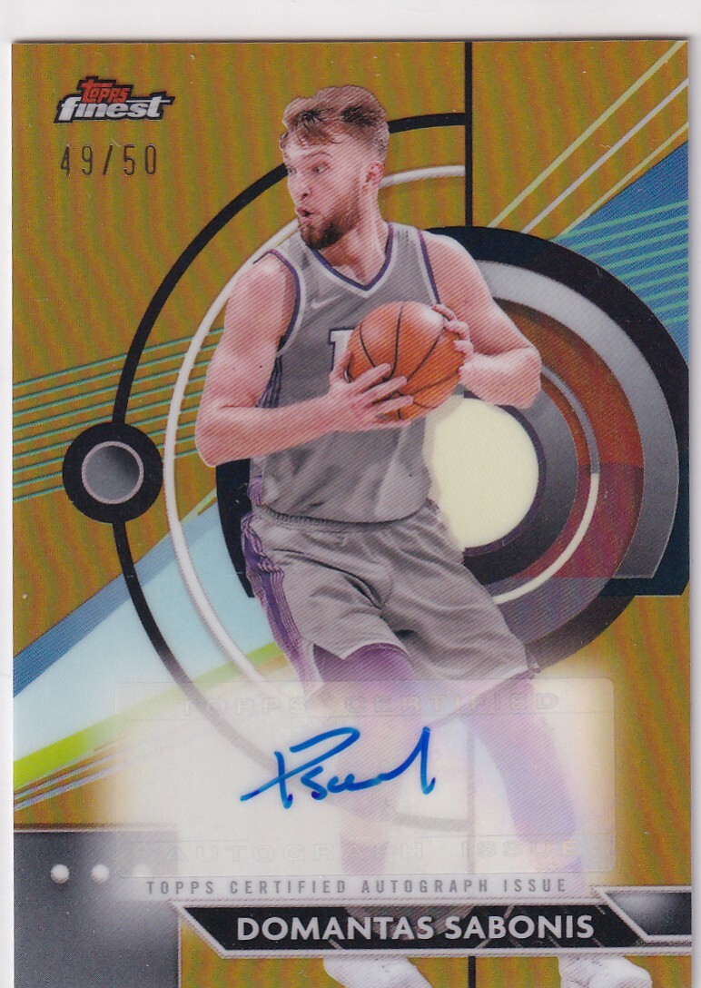 DOMANTAS SABONIS (KINGS) 2023-24 TOPPS FINEST AUTO AUTOGRAPH GOLD REFRACTOR (#/50)
