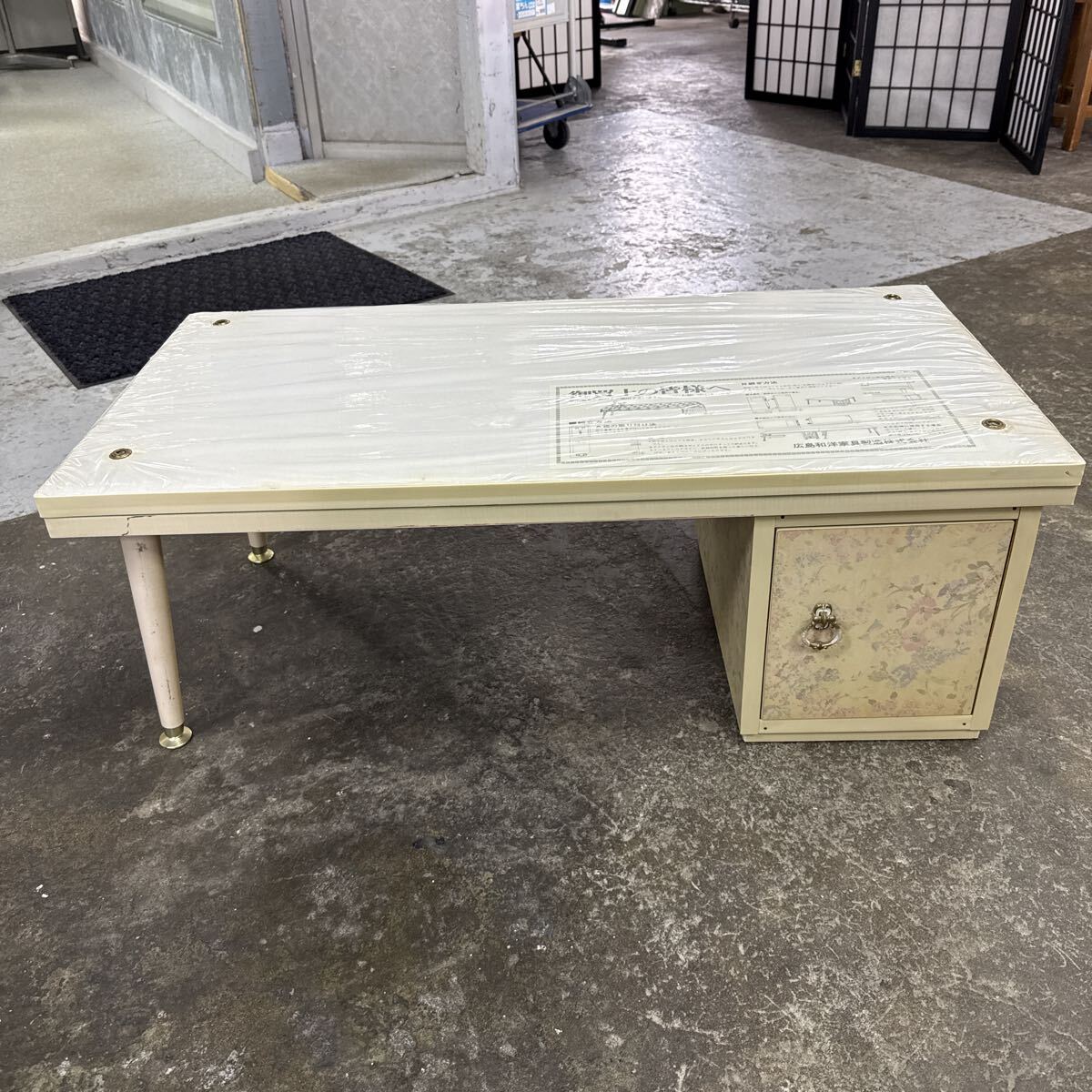 作業台 机 アンティーク　昭和　アイロン台　 レトロ　花柄　ポップ