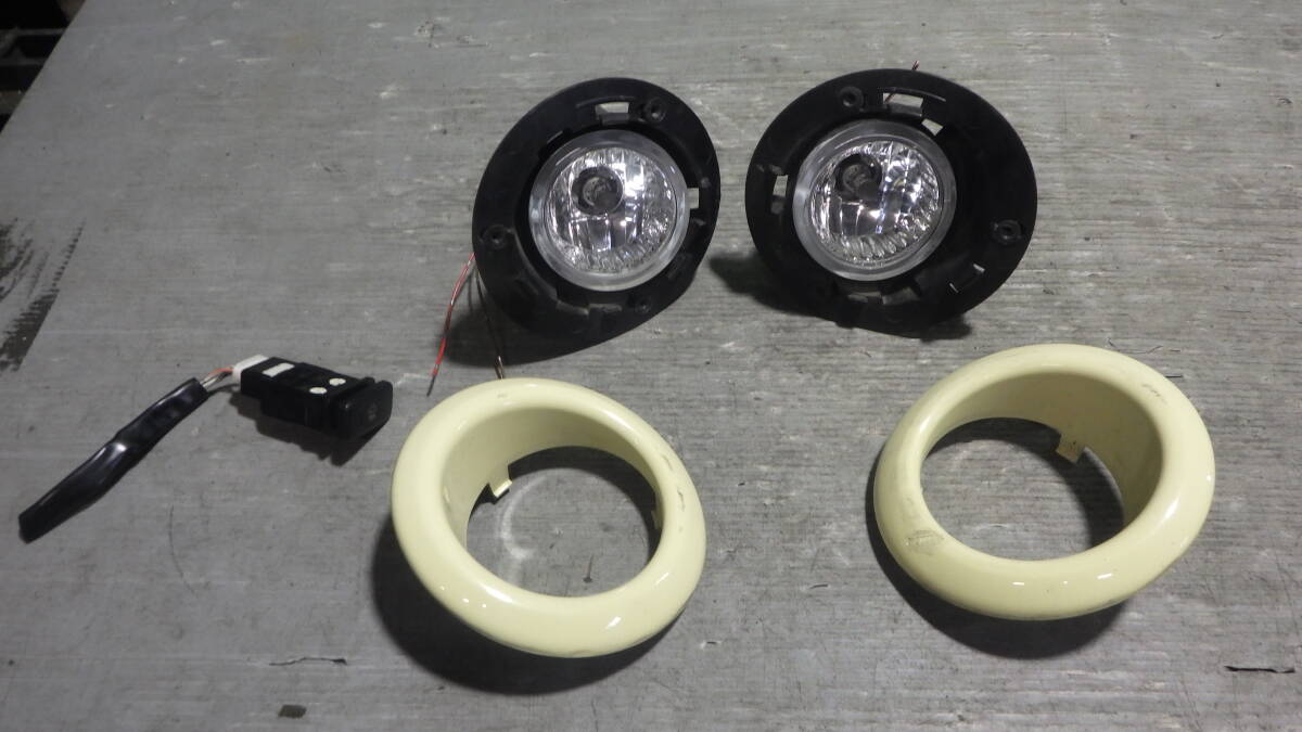 売り切り DBA-L235S エッセカスタム ベゼル スイッチ L245S 114-51753 フォグランプ 左右 08-07-09-841 B2-L25-LE スリーアール長野