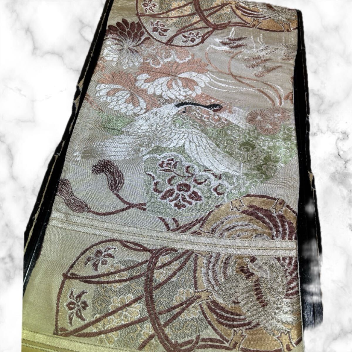 袋帯　正絹　鳥　鶴　鼓　房　花　華　全通　ベージュ　着物　和服　リメイク　アンティーク　レトロ　染め替え　ハンドメイド　生地　高級