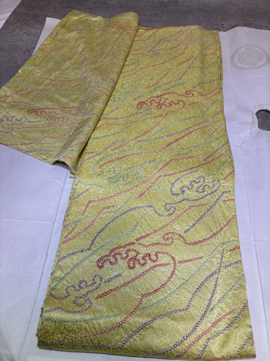 小紋　正絹　絞り　波　黄緑色　着物　和服　和装　リメイク　ハンドメイド　生地　衣装　百貨店　高級
