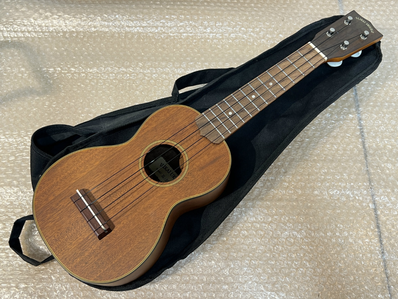 中古品 ILIKAI UKULELE IL-SOP-150 ウクレレ 全長53cm程 楽器 現状渡し