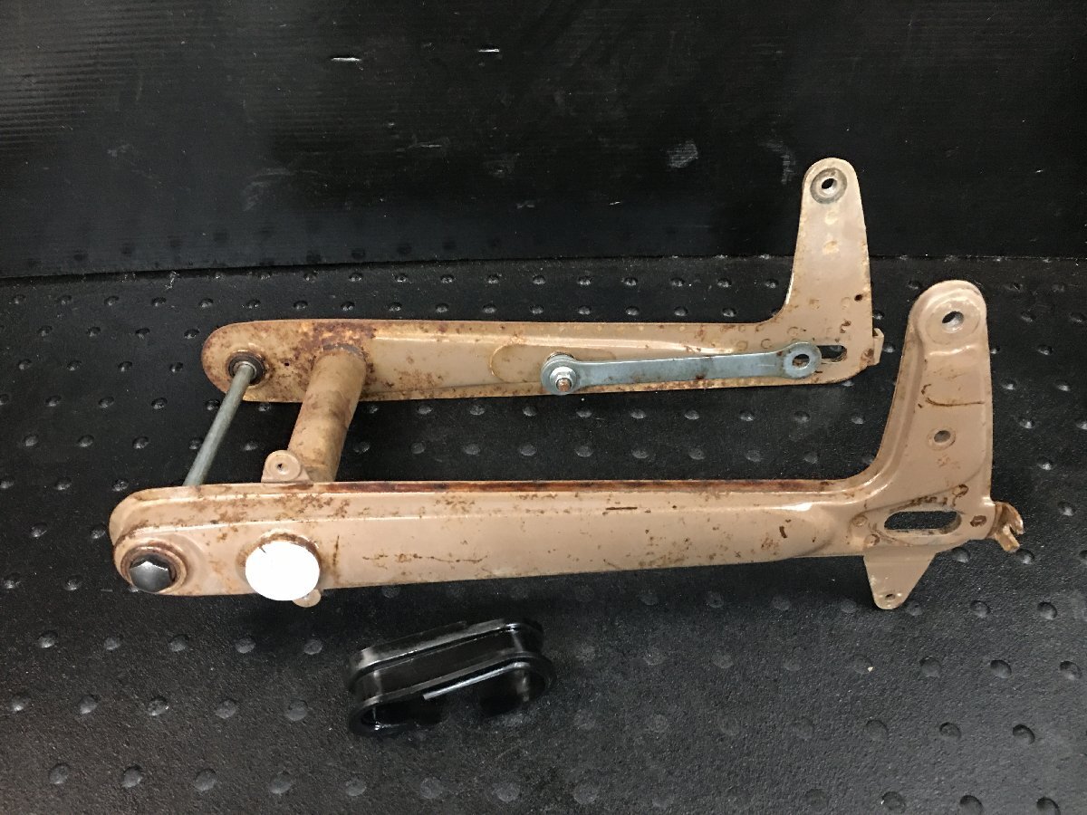 HONDA C100 スーパーカブ　純正スイングアーム トルクロッド 茶カブ （検索 C102 C105 C65 CD105 6V 実動車両より♪ 初代 絶版 OHV ホンダ