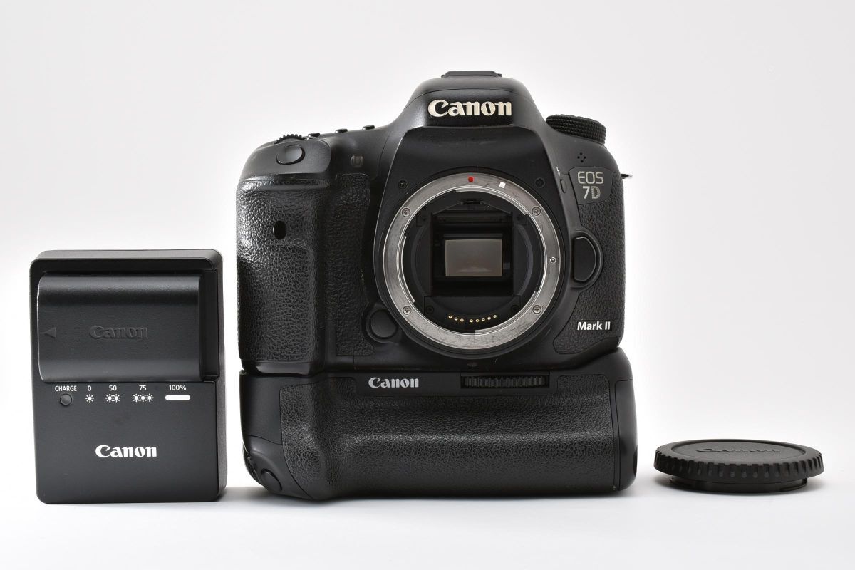 【大人気】 Canon キャノン EOS 7D Mark II 2 ボディ+ BG-E6 バッテリーグリップ ホルダー デジタル一眼レフカメラ #142-3