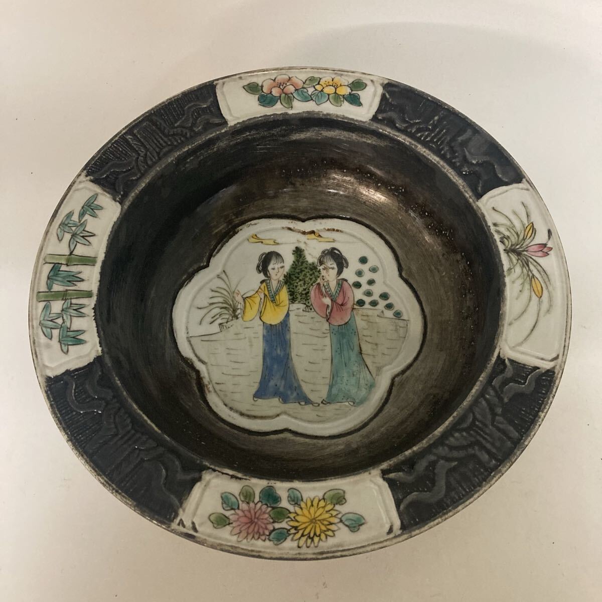 【萬古】中国古美術 粉彩 人物 鉢 時代物 古玩 骨董品 唐物 時代物 当時物 置物 