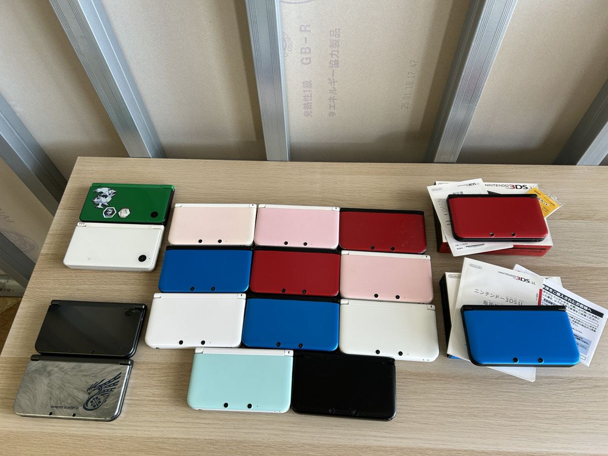 【A0285/100/0】ジャンク 3DSLL 13台 new 3DSLL 2台 DSiLL 2台 本体 計17台セット 一部箱付き Nintendo 初期化済