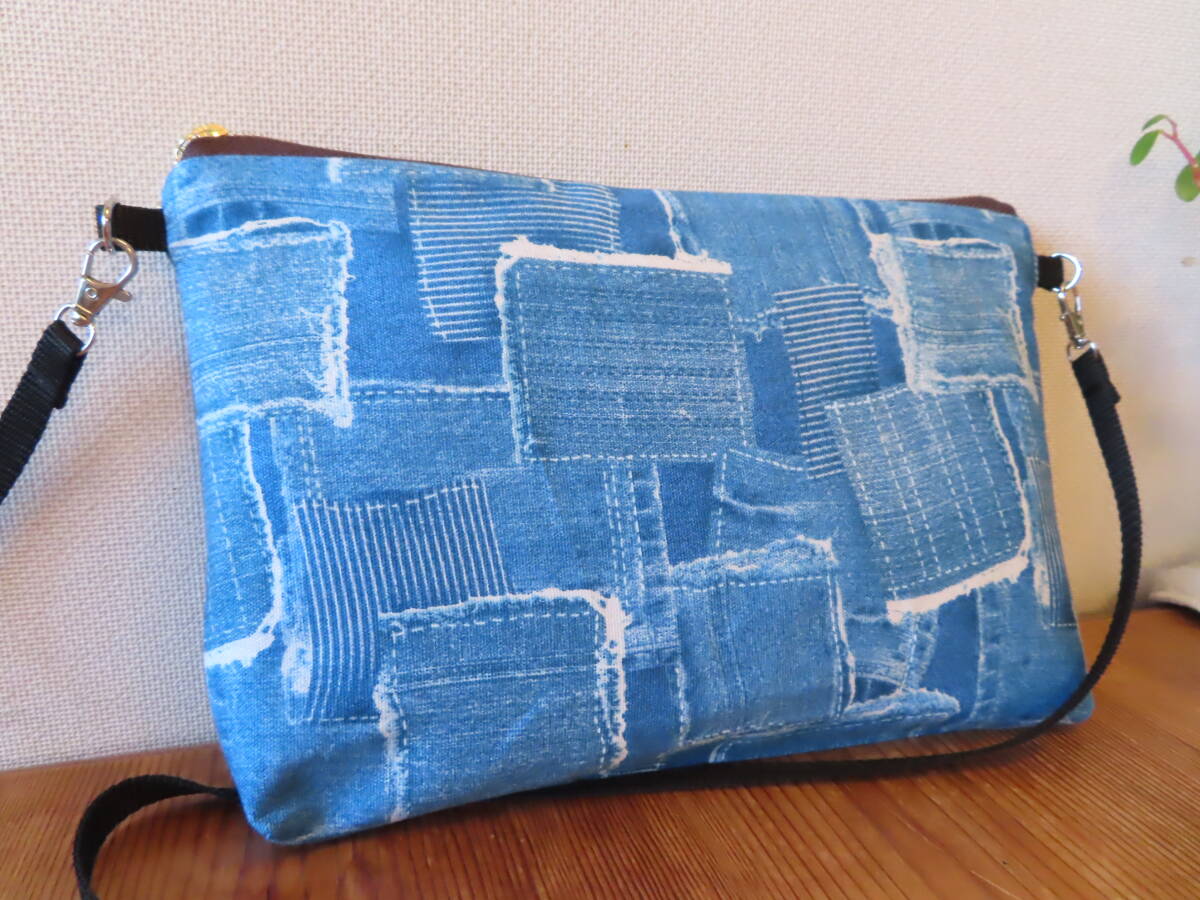 71　ハンドメイド　長財布が入る　サコッシュ　ショルダーバッグ　厚地　デニム風　プリント柄