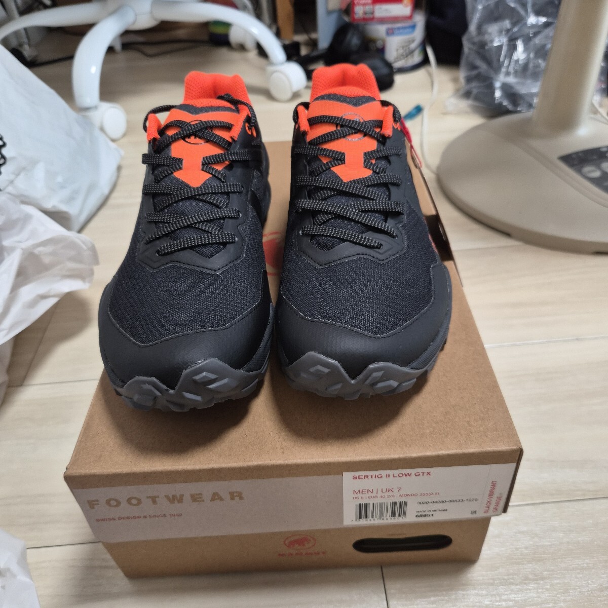 マムート セルティグ 2 ロー GTX メンズ [サイズ：UK7 (25.5cm)] [カラー：ブラック×バイブラントオレンジ] #3030-04280-00533 MAMMUT