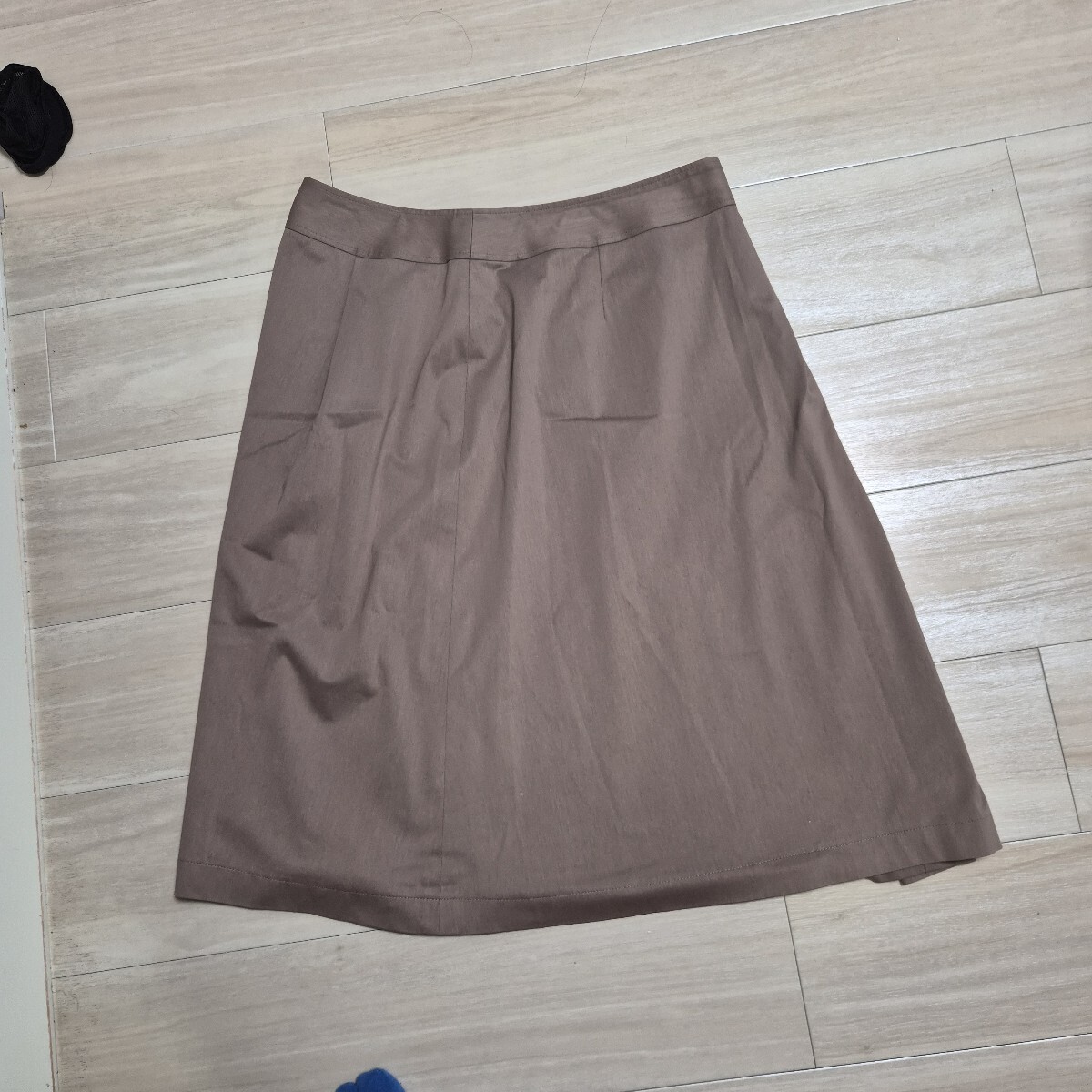 NEYYORKER ひざ丈スカート ベージュ シンプル 無地 サイズ15