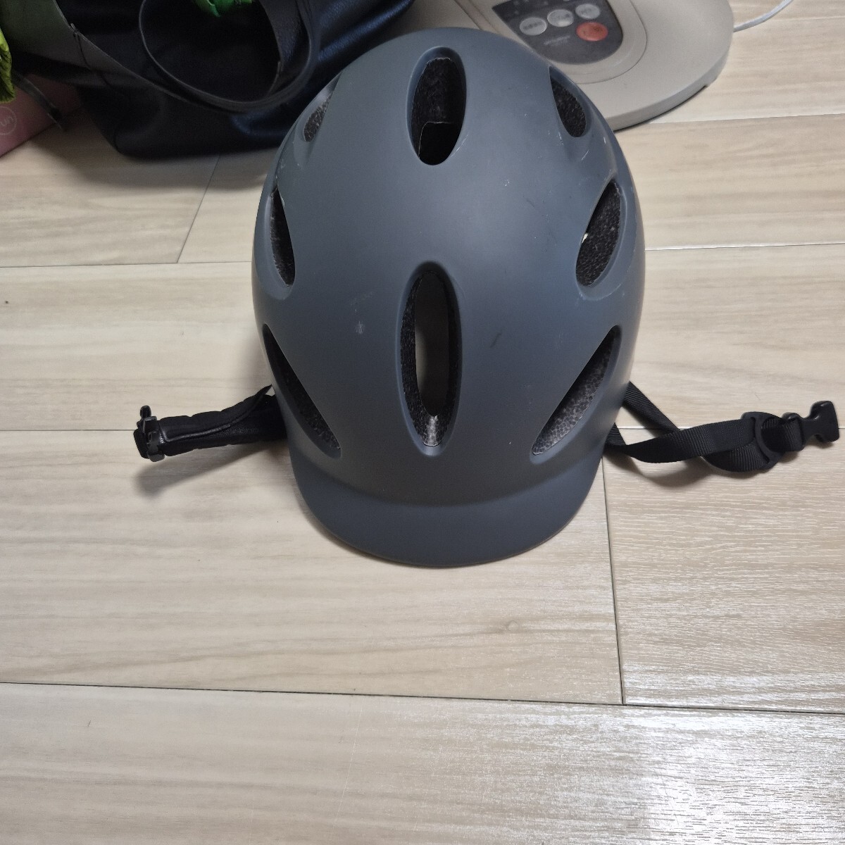 自転車 ヘルメット マットグレー 大人用 スポーツ　サイズ58から62cm　EXCLUSKY 後方充電式ライト付き