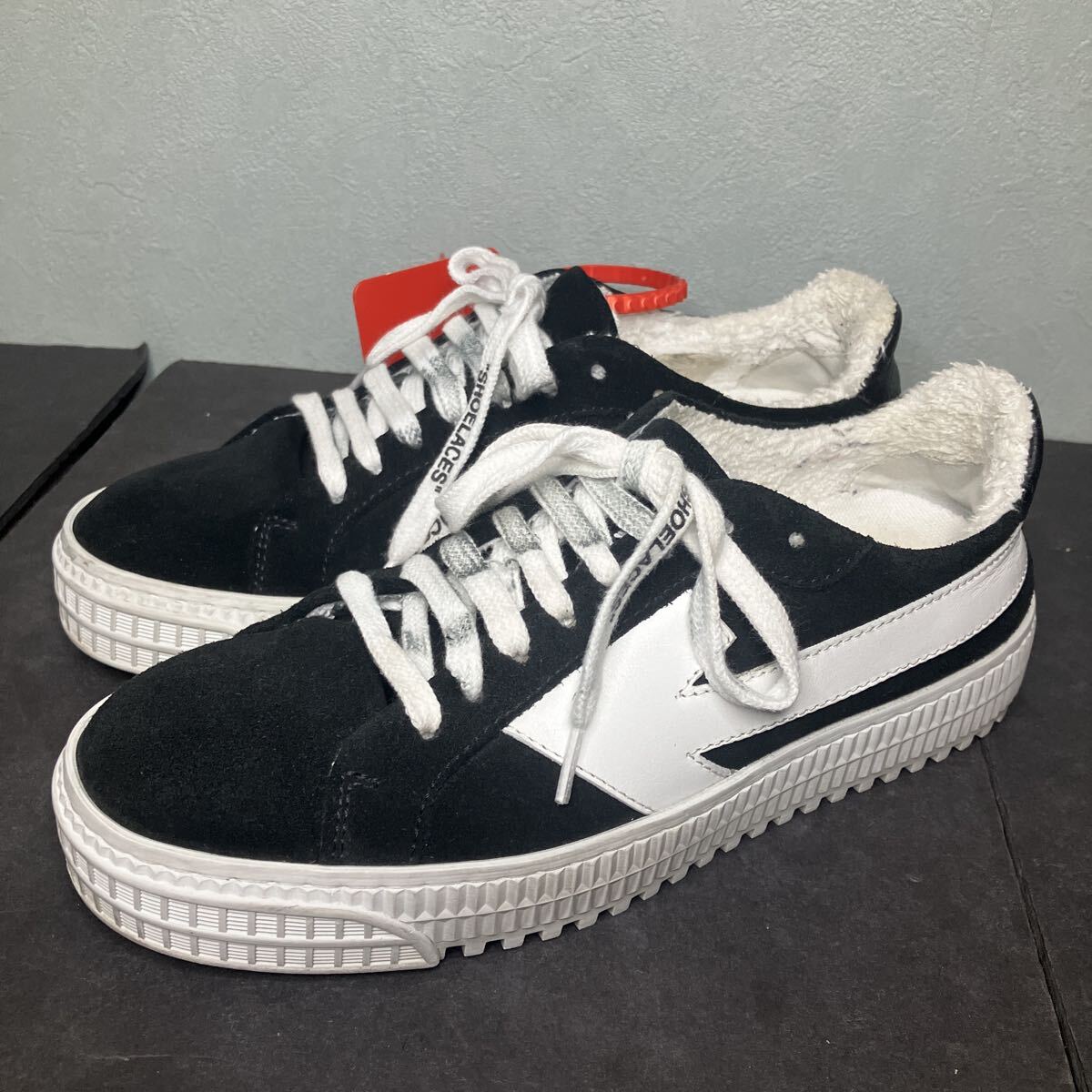 Off-White オフホワイト　スニーカー　スエード　レザー　ブラック　ローカット　レディース