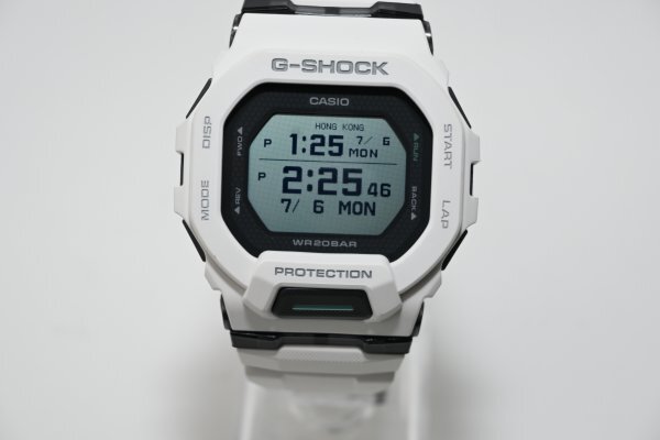 ●CASIO G-SHOCK GBD-200 ホワイト Bluetooth メンズ腕時計 稼働品