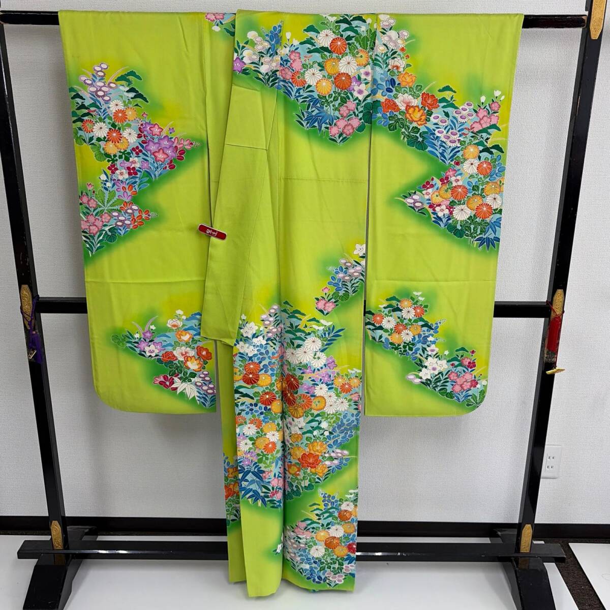 振袖 金駒刺繍 華やかな染め 正絹 着物 a-1336
