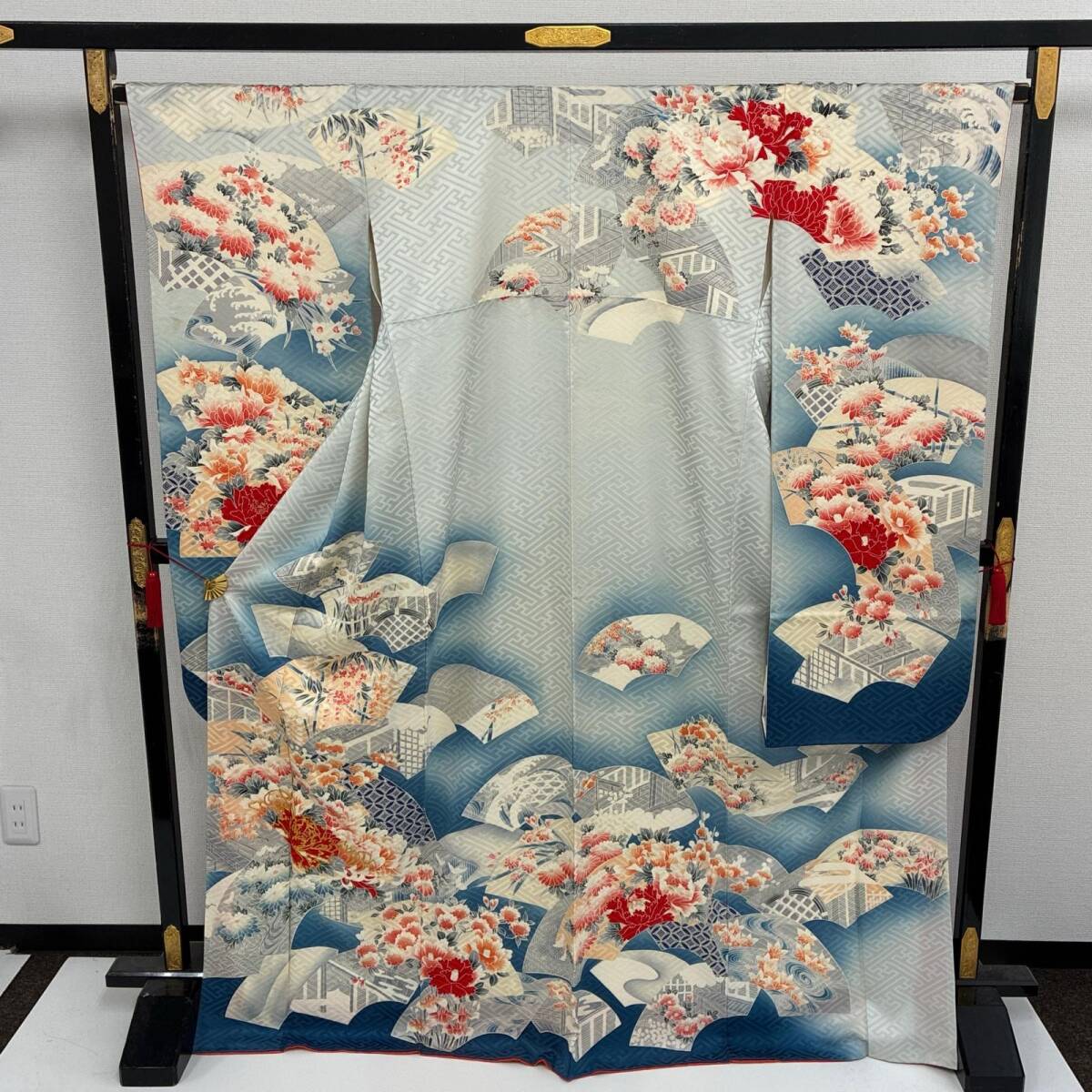 振袖 正絹 裄67 美しい染めの花 袷 着物 a-1402