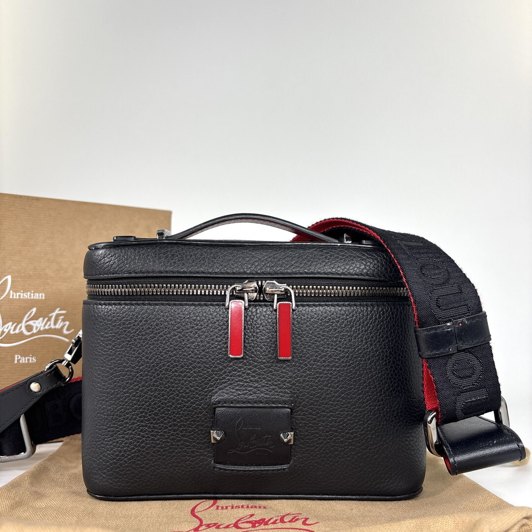 超極美品 Christian Louboutin クリスチャン ルブタン キピポーチ メンズ ショルダーバッグ 2way ハンドバッグ セカンドバッグ ブラック 