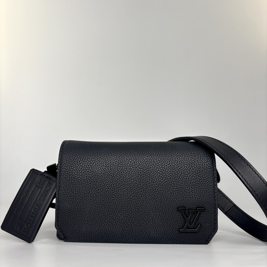 新品同様 Louis Vuitton ルイヴィトン LVアエログラム ファストライン ウェアラブル ウォレット M82085 ブラック ショルダーバッグ
