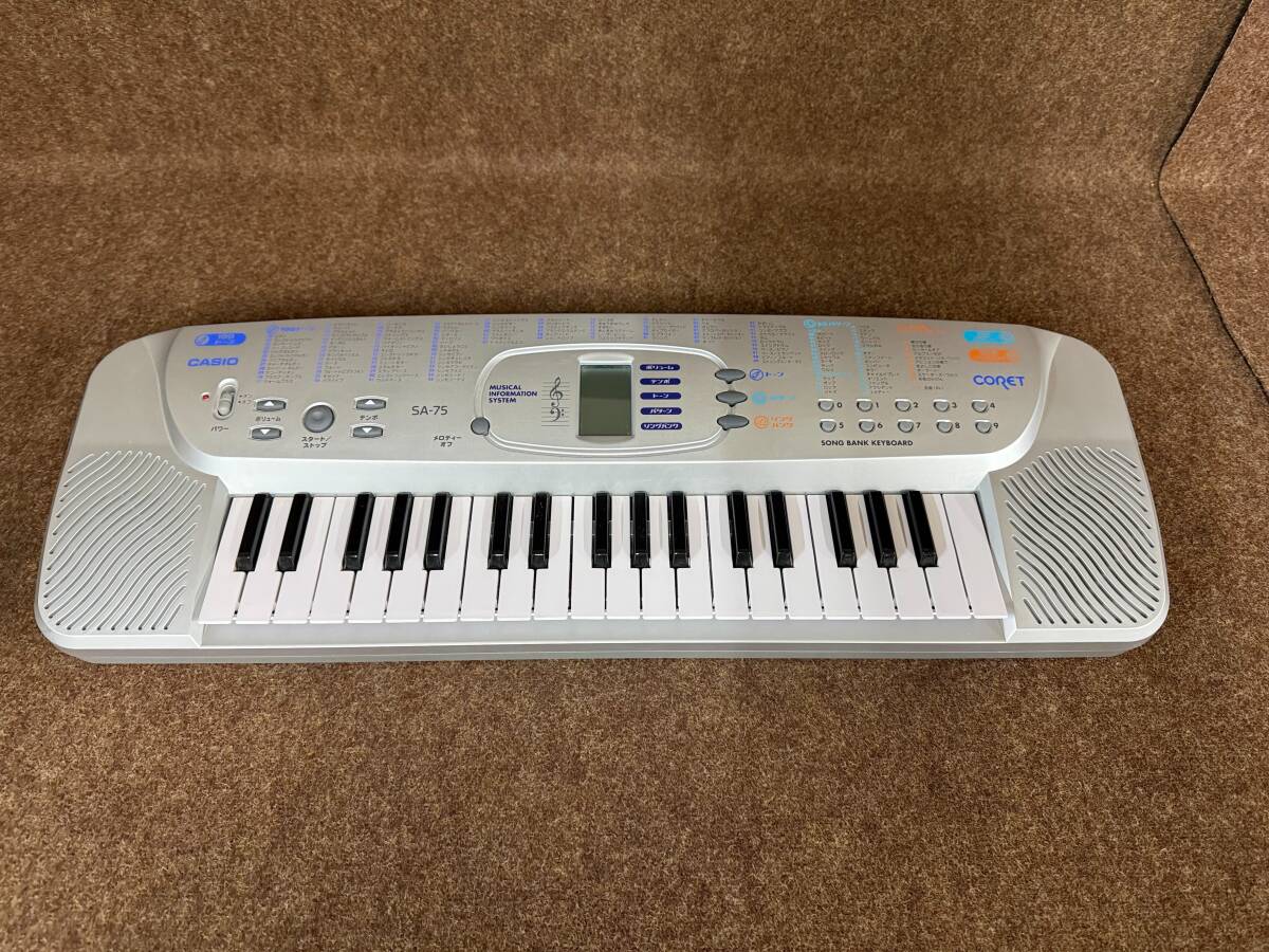 【動作確認済】120? 葉／カシオ ミニキーボード SA-75 コレット 37鍵盤 100音色 2スピーカー コンパクト 乾電池駆動 CASIO シルバー