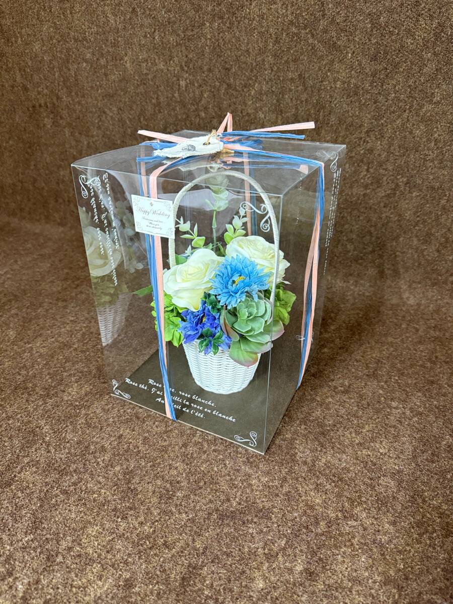 【未使用】100? 葉／フラワーアレンジメント ブルー ホワイト 結婚祝い 青白 かご アートフラワー 造花 光触媒 消臭 抗菌 インテリア