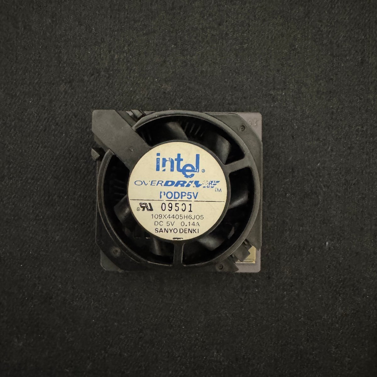 M639　Intel　オーバードライブプロセッサ 　PODP5V83 　SU014　V2.1　動作清掃確認済