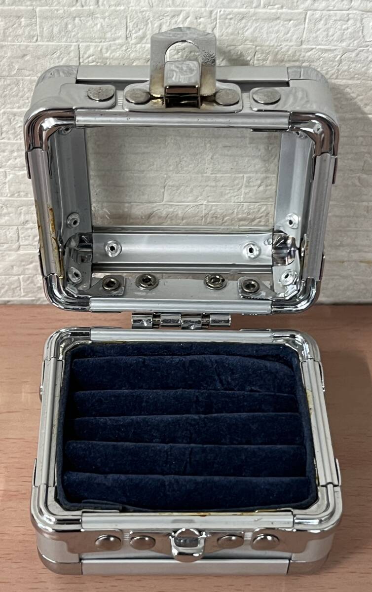 ★1円スタート★リング ピアスケース 縦約7㎝横約5㎝厚み約5㎝ 現状品 自宅保管品 傷汚れ有 包装無しでそのまま封入し発送