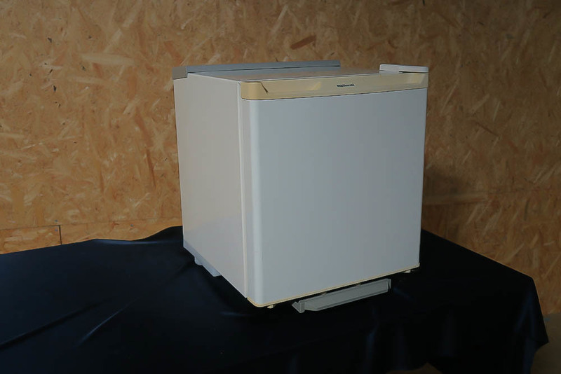 レトロな冷蔵庫★National 2002年製 ペルチェ電子冷蔵庫 NR-AB2EQ4-W★20L★サイコロ冷蔵庫★