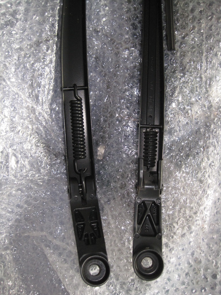 20系プリウスのワイパーアーム左右セット(中古)です