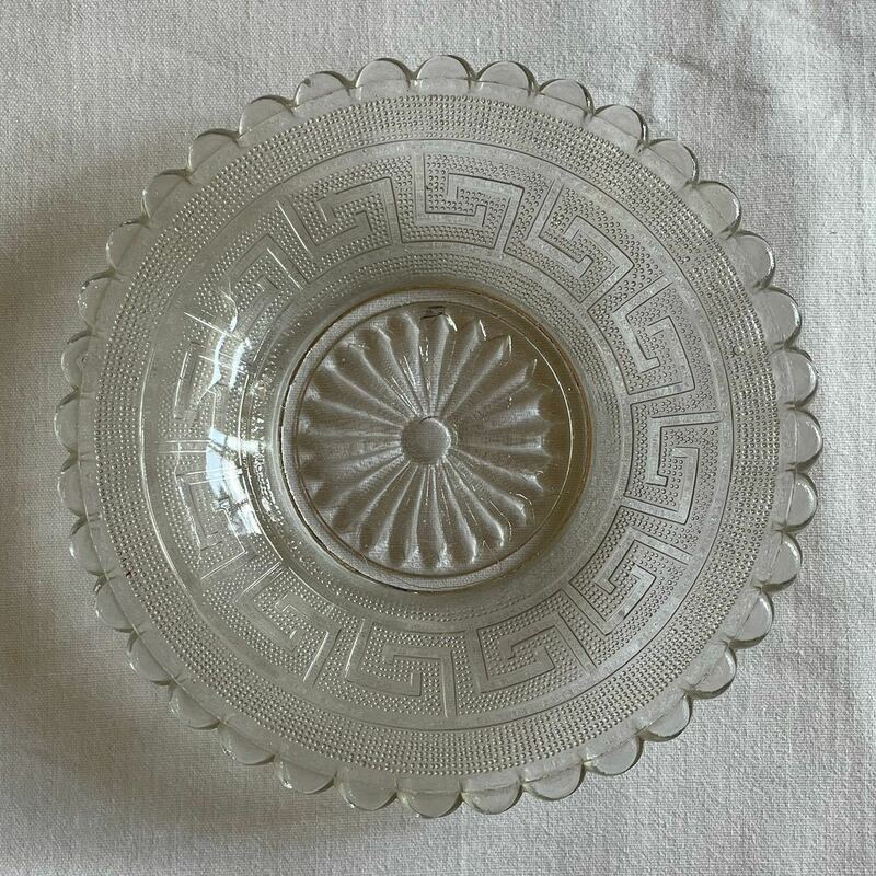 明治～大正 プレスガラス 和ガラス 小皿 雷文 ITONAGA Antique pressed glass plate, early 20th