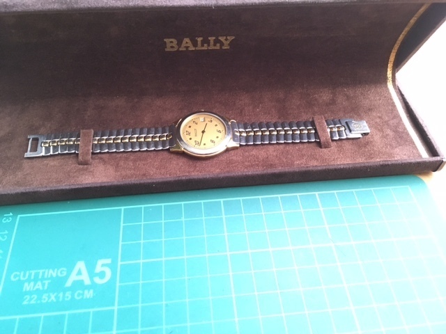 良好 ケース付 レア ヴィンテージ BALLY バリー SWISS MADE 73.01 デイト シルバー×ゴールド 純正ブレス クオーツ メンズ 腕時計