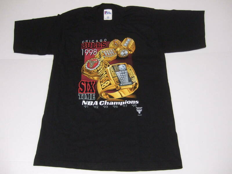 Pro Player 指輪柄　CHICAGO BULLS シカゴ・ブルズ CHMAPIONS 1998 6タイム チャンピオン リングス Tシャツ (ブラック)6-TIME NBA