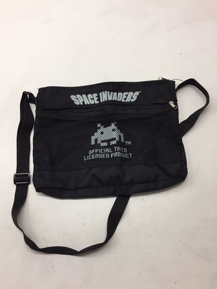送料無料☆ショルダーバッグ☆SPACE INVADERS スペースインベーダー☆黒 ブラック☆♯30708mtj118