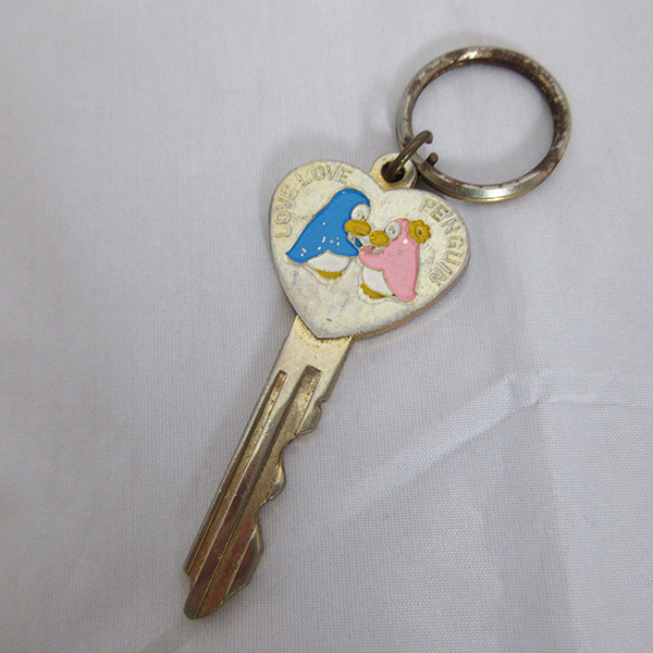 ■ LOVE LOVE PENGUIN ペンギン キーホルダー 鍵型 ヴィンテージ 昭和レトロ