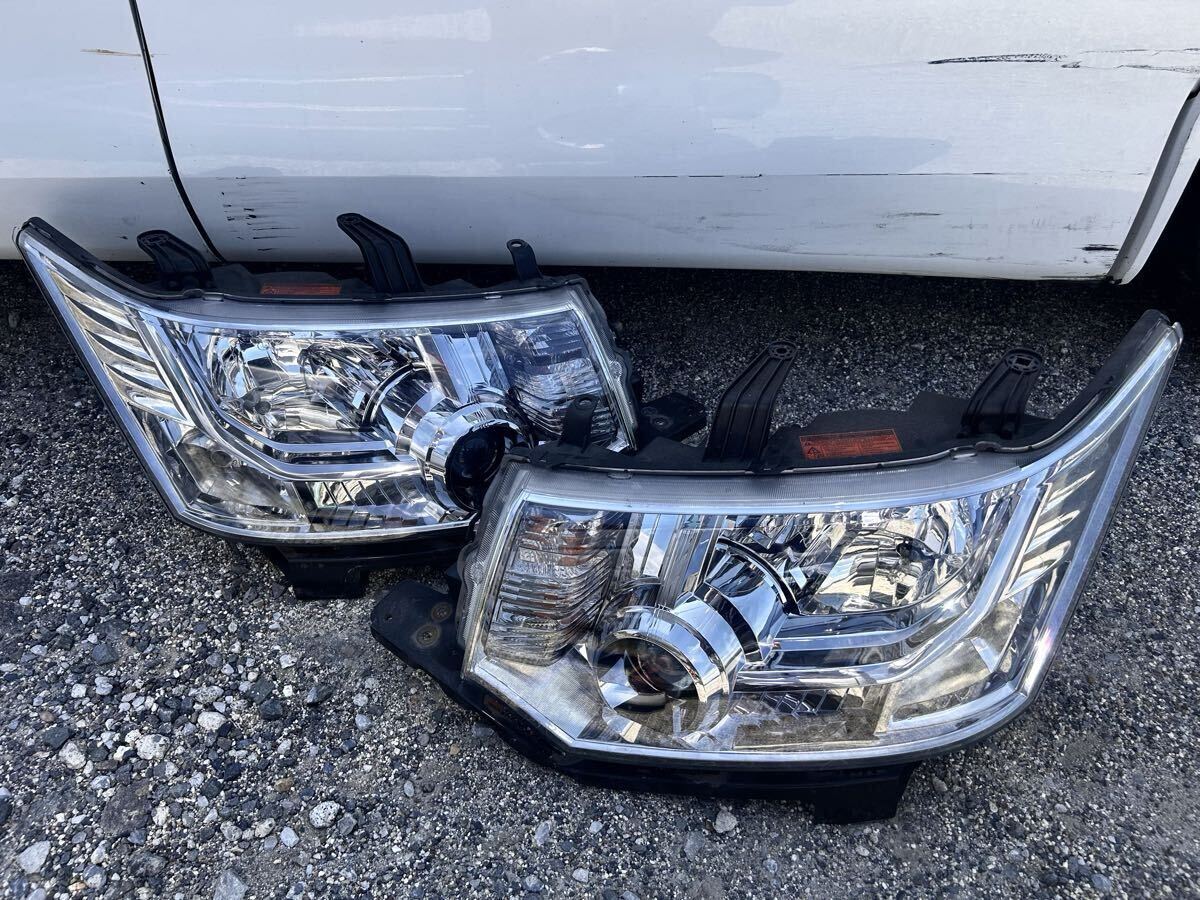 MITSUBISHI 三菱デリカD5 CV5W /CV2W /CV1W純正ヘッドライト，ヘッドランプ セット デリカD5:HID ヘッドライト KOITO 100-87918 （F:17)