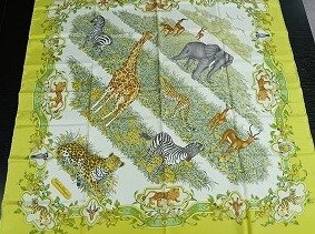 A138 Salvatore Ferragamo フェラガモ アニマル柄 シルク スカーフ 約87ｘ87cm 現状品 新宿◎