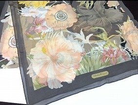 A040 Salvatore Ferragamo フェラガモ 花柄 シルク スカーフ 約153ｘ41cm 現状品 新宿◎