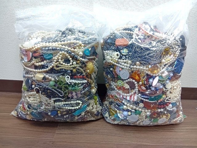A245 【総重量約17.9kg】イミテーションアクセサリー まとめ パール 色石 カメオ サンゴ 現状品 新宿
