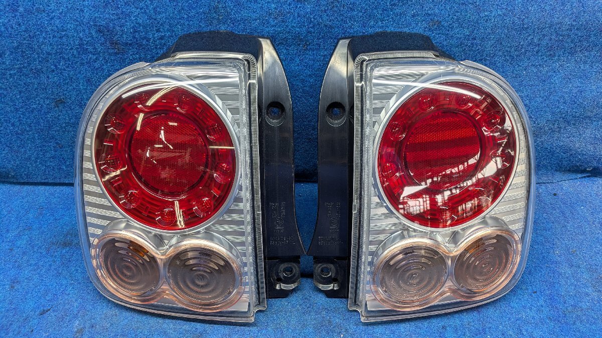 スズキ　アルトラパン　HE22S　テールランプ　左右セット　点灯OK