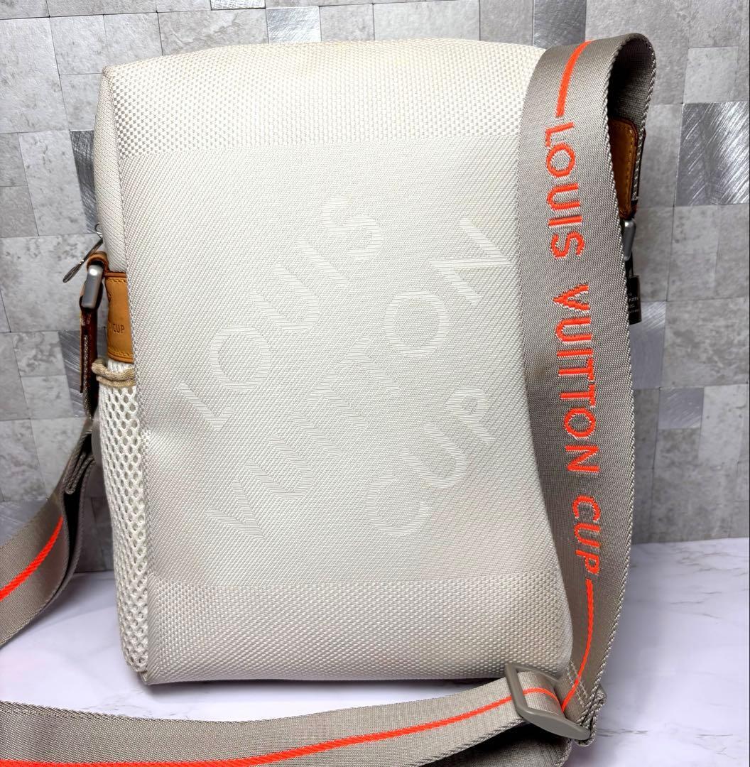 極美品 ルイヴィトン ショルダーバッグ キャンバス ホワイト Louis Vuitton CUP M80637 肩掛け メッシュ モノグラム　ダミエ BAG 財布