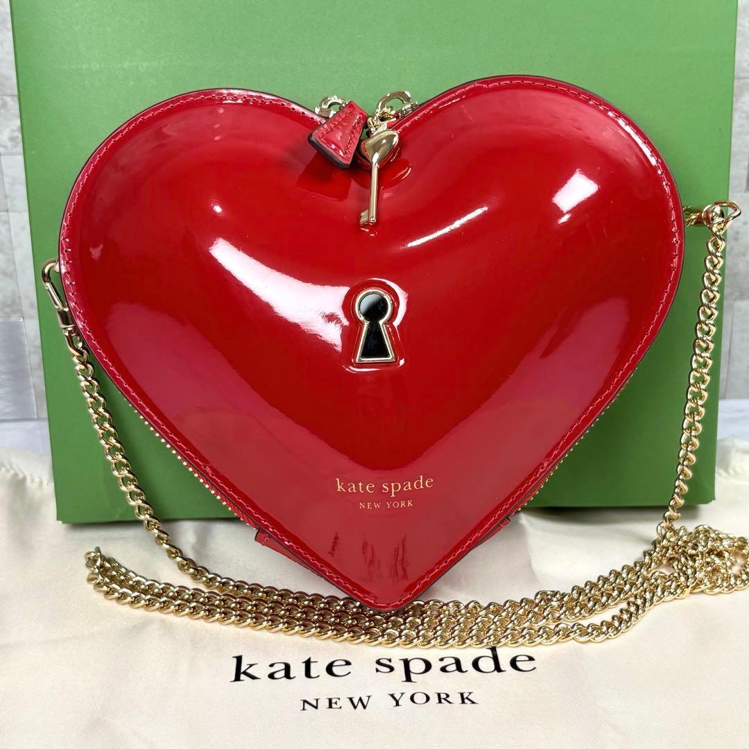 新品　未使用品　ケイトスペード kate spade ハート ショルダーバッグ レッド チェーンショルダー アップル りんご コレクション 箱付き