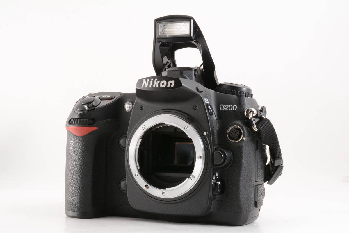 管F3719 シャッター回数 7988回 動作品 ニコン Nikon D200 ボディ デジタル一眼カメラ