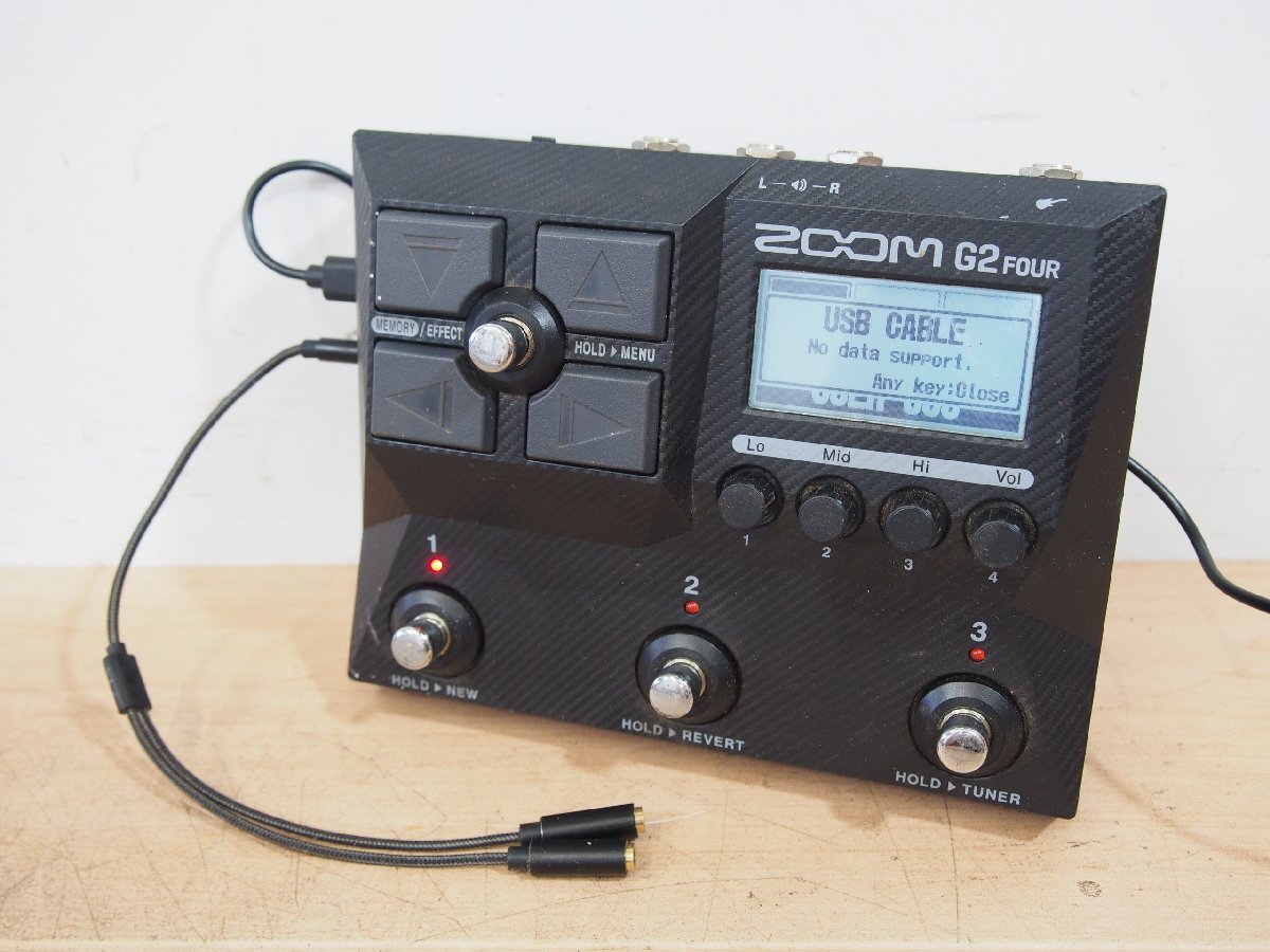 ☆【1T0811-23】 ZOOM ズーム ギター用マルチエフェクター G2 FOUR アンプエミュレータ 通電OK ジャンク