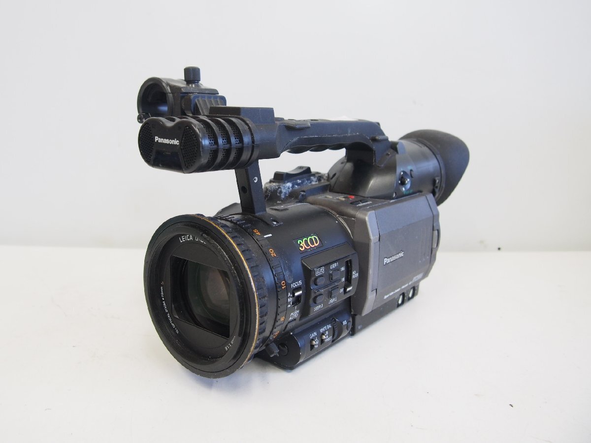 ☆【2T0728-21】 Panasonic パナソニック 業務用デジタルビデオカメラ AG-DVX100A LEICA DICOMAR f=4.5~45mm 1:1.6 10x OPTICALZOOMΦ72mm