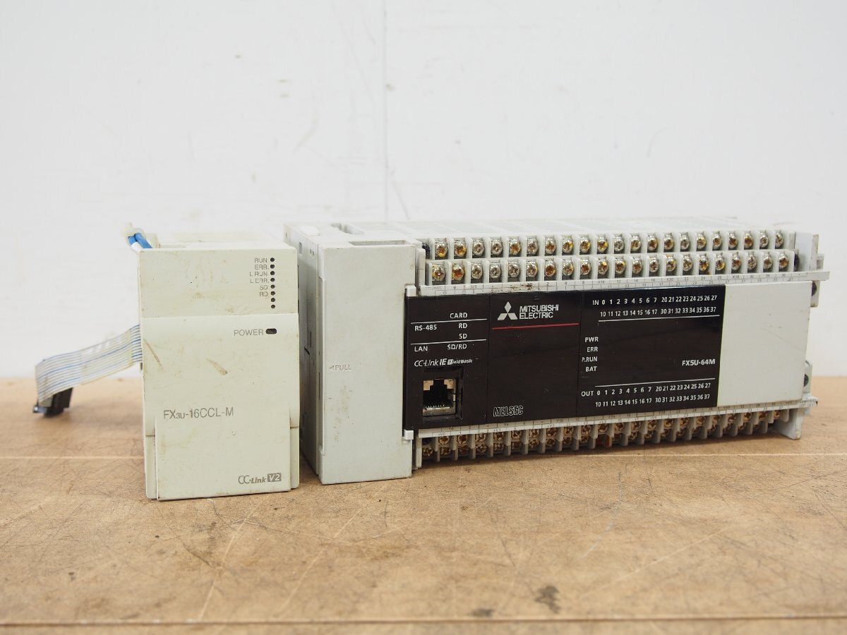 ☆【1T0729-22a9】 MITSUBISHI 三菱電機 シーケンサー FX5U-64MT/DSS FX3U-16CCL-M 2台セット ジャンク
