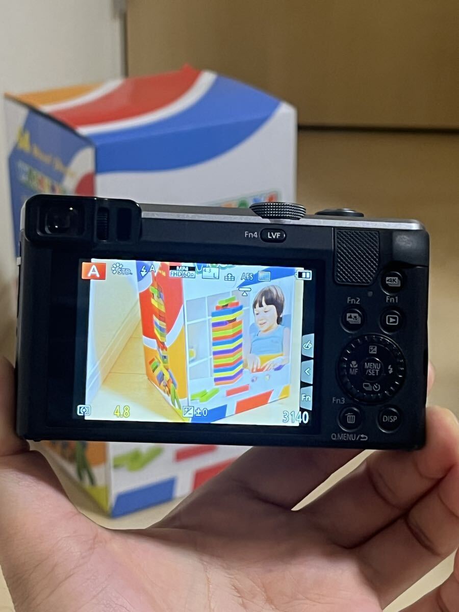 Panasonic デジタルカメラ Lumix Leica DMC-TZ85。
