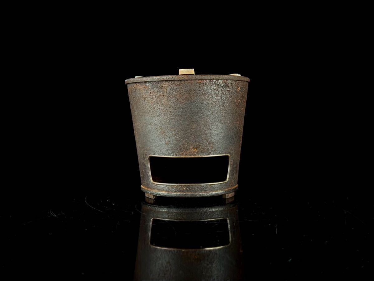 名品 鉄打出 古鉄地 涼炉 高さ9㎝ 銀細工 瓶掛 火鉢 香炉 時代品 【19c07264 3】b